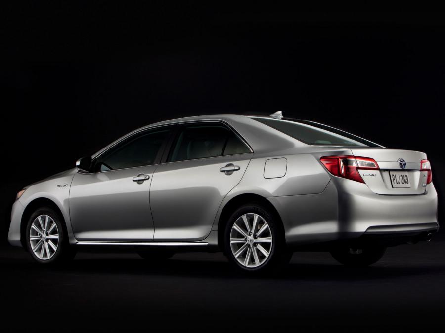  Toyota Camry Hybrid 2011 года  (US) (фото 15 из 24)